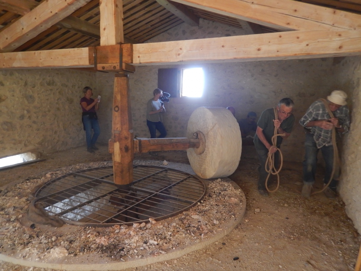 Broyage du gypse au moulin de Saint-Jurs, avril 2018, M.Salvarelli