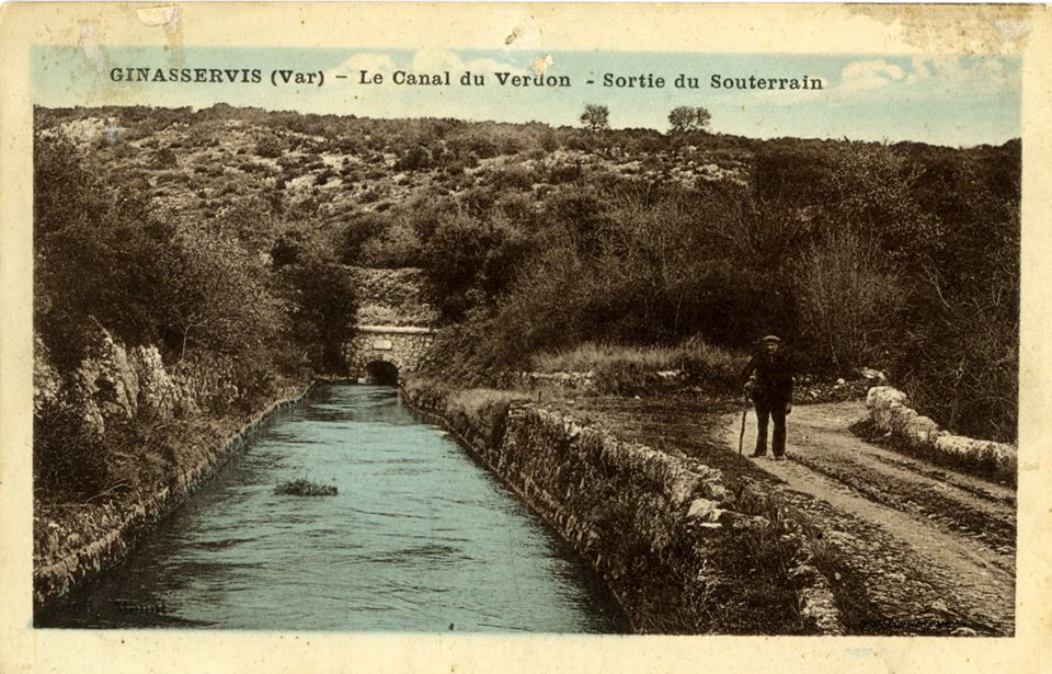 Carte postale du Canal du Verdon - sortie du souterrain à la Commune de Ginasservis - Officiel. © D.R. Fonds C. Menut / H. Philibert